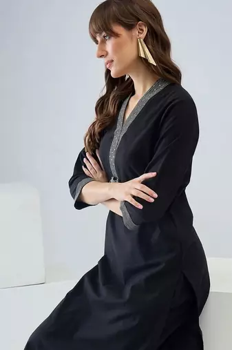 Women Regular Thread Work Kurta with Trousers