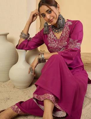 Women Ethnic Motifs Embroidered Regular Thread Work Kurta with Palazzos 2
