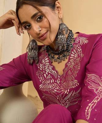 Women Ethnic Motifs Embroidered Regular Thread Work Kurta with Palazzos 3