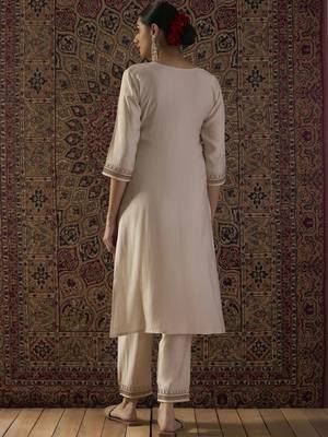 Women Ethnic Motifs Embroidered Regular Thread Work Liva Kurta with Trousers 4