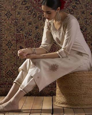 Women Ethnic Motifs Embroidered Regular Thread Work Liva Kurta with Trousers 5