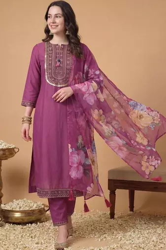 Women Floral Embroidered Regular Thread Work Kurta with Trousers & With Dupatta