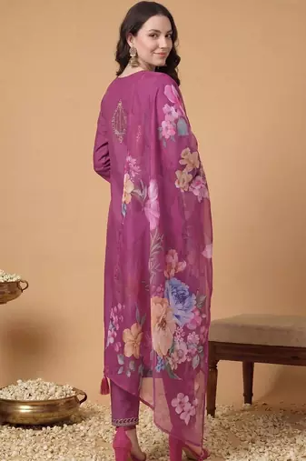 Women Floral Embroidered Regular Thread Work Kurta with Trousers & With Dupatta