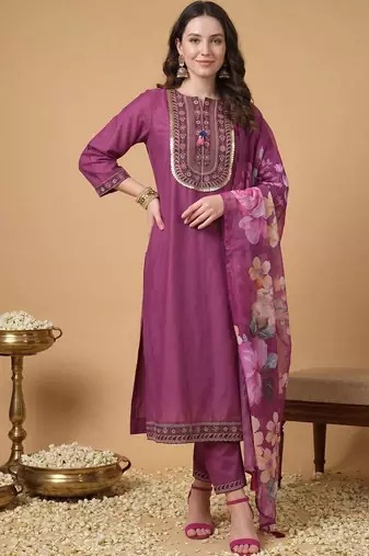 Women Floral Embroidered Regular Thread Work Kurta with Trousers & With Dupatta