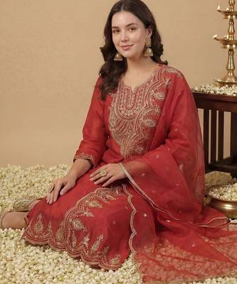 Women Ethnic Motifs Embroidered Regular Thread Work Liva Kurta with Trousers & With Dupatta 5
