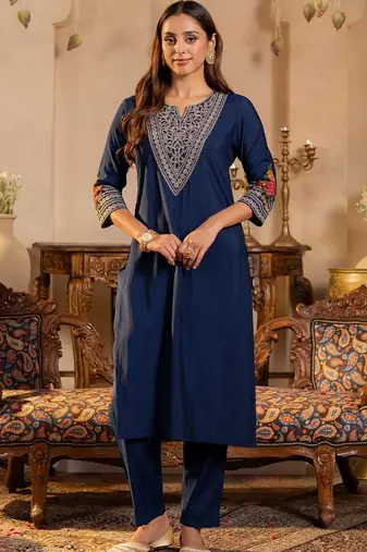 Women Ethnic Motifs Embroidered Regular Thread Work Kurta with Trousers