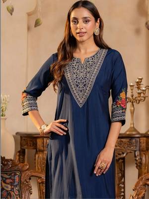 Women Ethnic Motifs Embroidered Regular Thread Work Kurta with Trousers 4