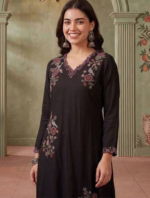 Women Floral Embroidered Regular Thread Work Kurta with Palazzos & With Dupatta 2