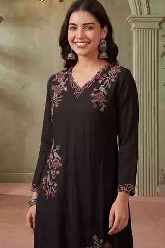 Women Floral Embroidered Regular Thread Work Kurta with Palazzos & With Dupatta
