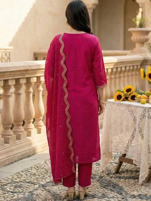 Women Regular Kurta with Trousers & With Dupatta 4