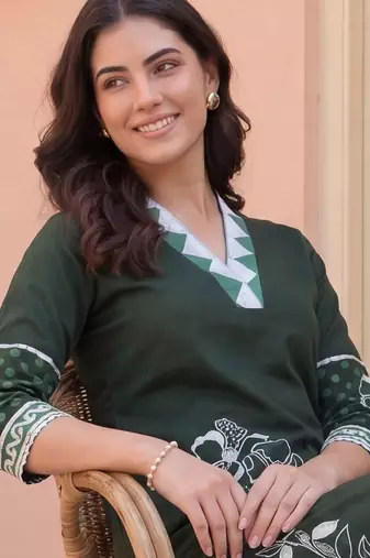 Women Floral Printed Regular Pure Cotton Kurta with Trousers