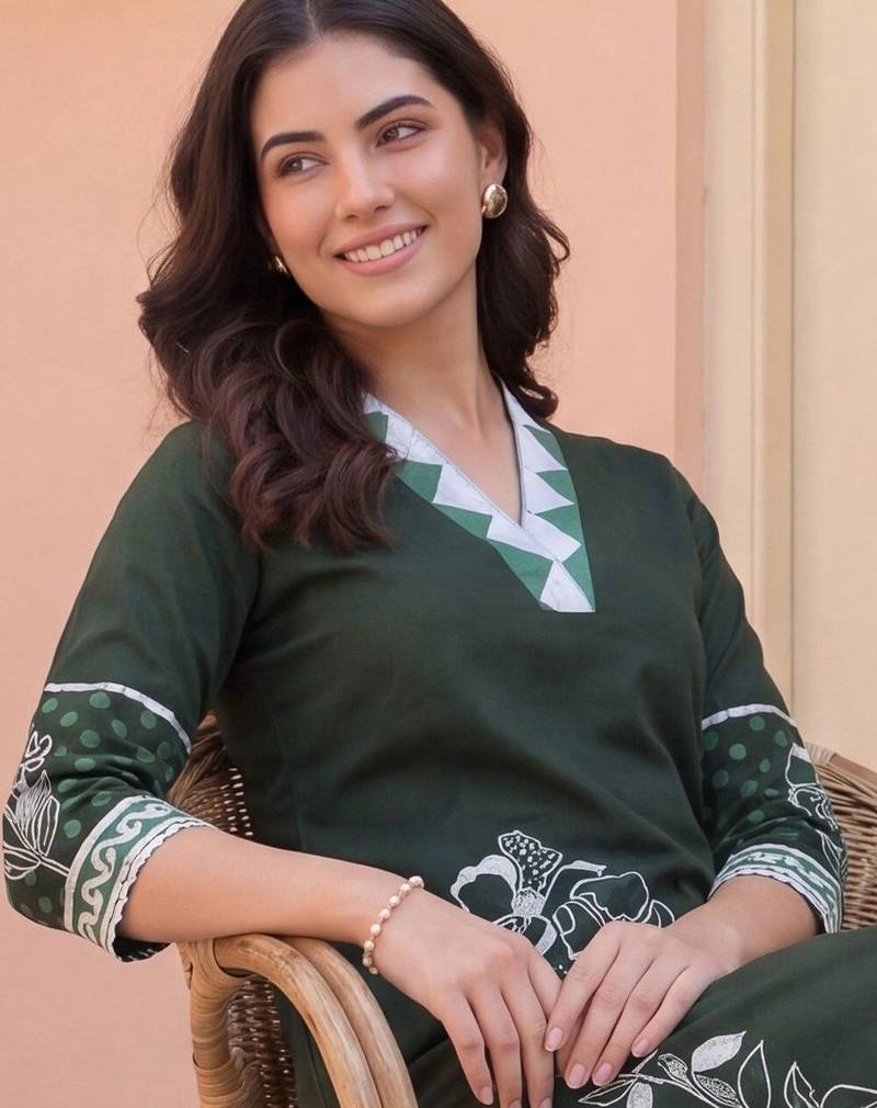 Women Floral Printed Regular Pure Cotton Kurta with Trousers