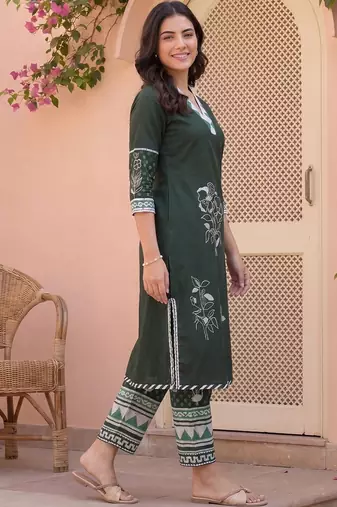 Women Floral Printed Regular Pure Cotton Kurta with Trousers
