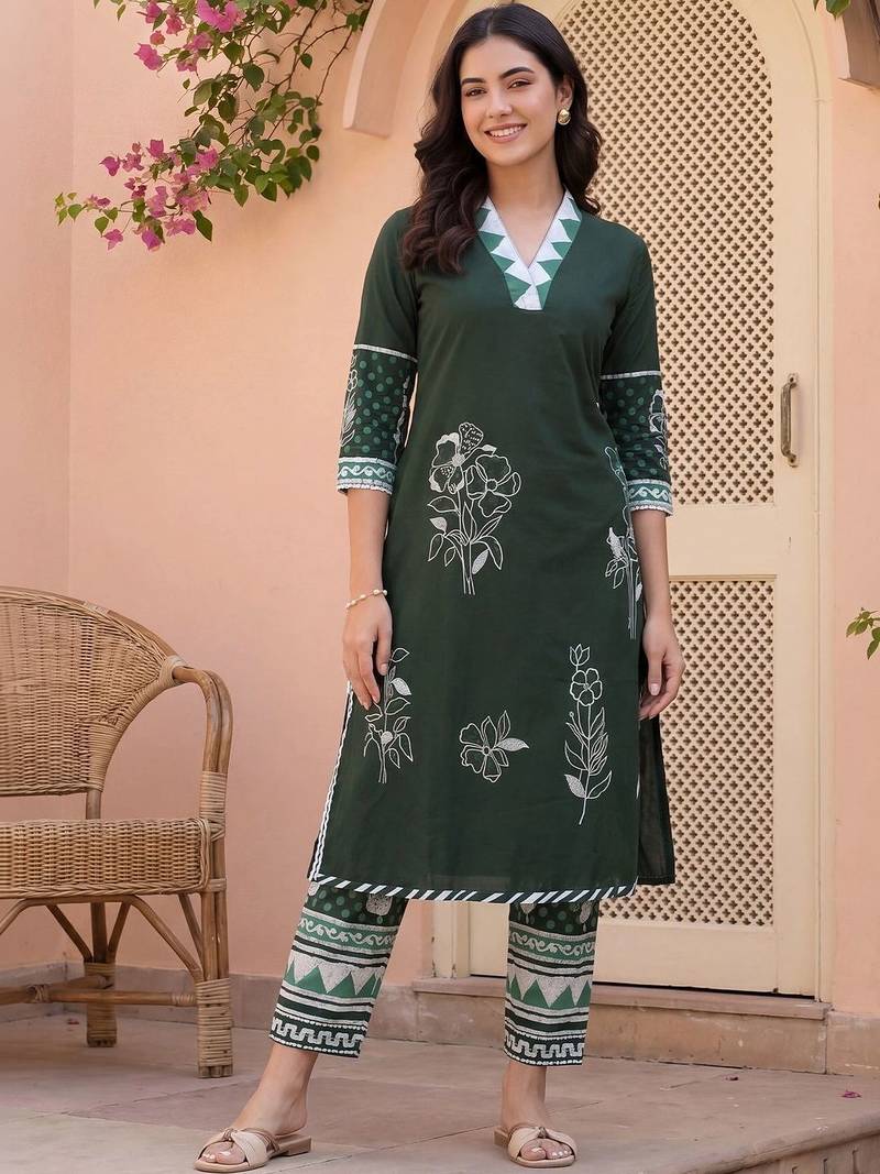 Women Floral Printed Regular Pure Cotton Kurta with Trousers