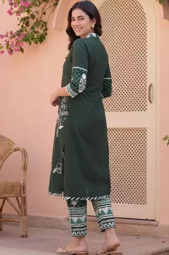 Women Floral Printed Regular Pure Cotton Kurta with Trousers