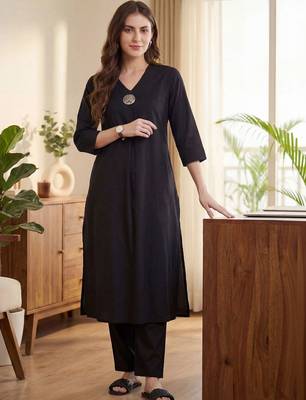 Women Regular Liva Kurta with Trousers 1