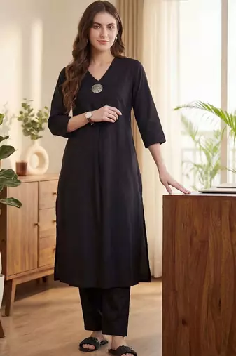Women Regular Liva Kurta with Trousers