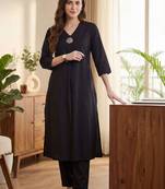 Women Regular Liva Kurta with Trousers