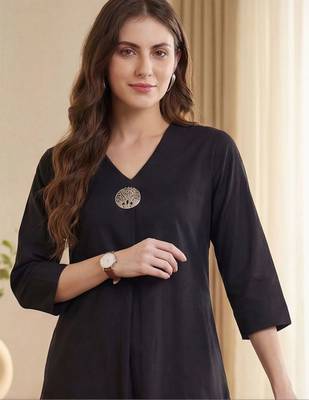 Women Regular Liva Kurta with Trousers 2