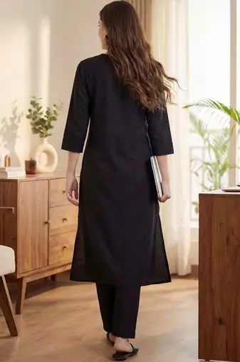 Women Regular Liva Kurta with Trousers