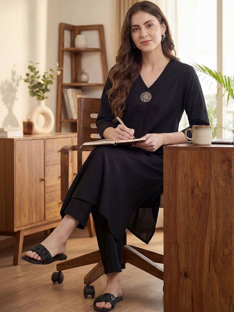 Women Regular Liva Kurta with Trousers