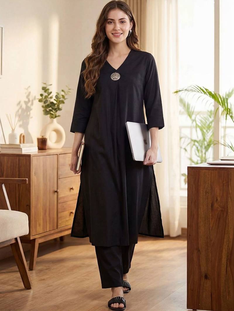Women Regular Liva Kurta with Trousers