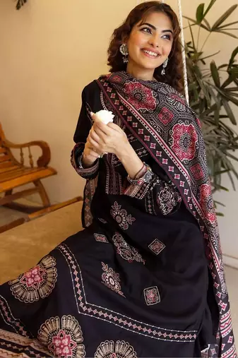 Women Ethnic Motifs Printed Regular Kurta with Palazzos & With Dupatta
