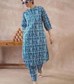 Women Dyed Regular Pure Cotton Kurta with Trousers