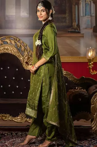 Women Ethnic Motifs Embroidered Regular Kurta with Trousers & With Dupatta