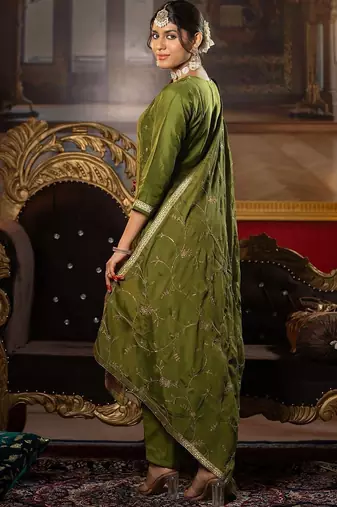 Women Ethnic Motifs Embroidered Regular Kurta with Trousers & With Dupatta