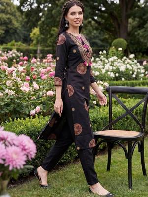 Women Ethnic Motifs Printed Regular Pure Cotton Kurta with Trousers 3