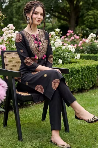 Women Ethnic Motifs Printed Regular Pure Cotton Kurta with Trousers