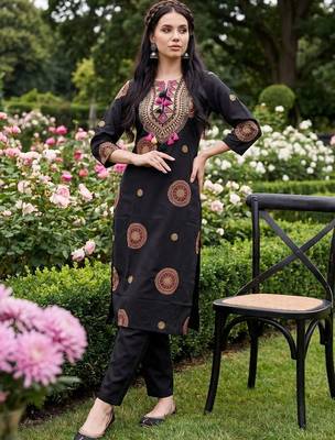Women Ethnic Motifs Printed Regular Pure Cotton Kurta with Trousers 6