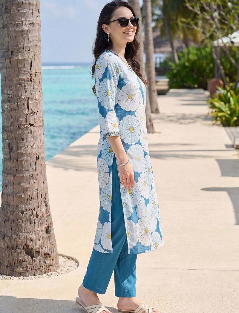 Women Floral Printed Regular Pure Cotton Kurta with Trousers