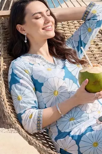 Women Floral Printed Regular Pure Cotton Kurta with Trousers