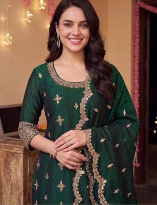 Women Ethnic Motifs Embroidered Regular Kurta with Trousers & With Dupatta 2