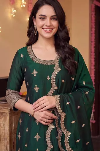 Women Ethnic Motifs Embroidered Regular Kurta with Trousers & With Dupatta