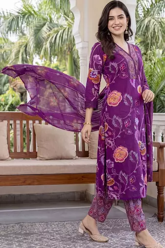Women Floral Printed Regular Pure Cotton Kurta with Trousers & With Dupatta