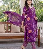 Women Floral Printed Regular Pure Cotton Kurta with Trousers & With Dupatta