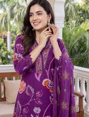 Women Floral Printed Regular Pure Cotton Kurta with Trousers & With Dupatta 2