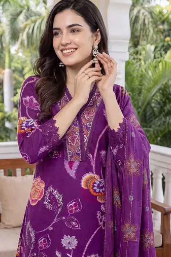 Women Floral Printed Regular Pure Cotton Kurta with Trousers & With Dupatta
