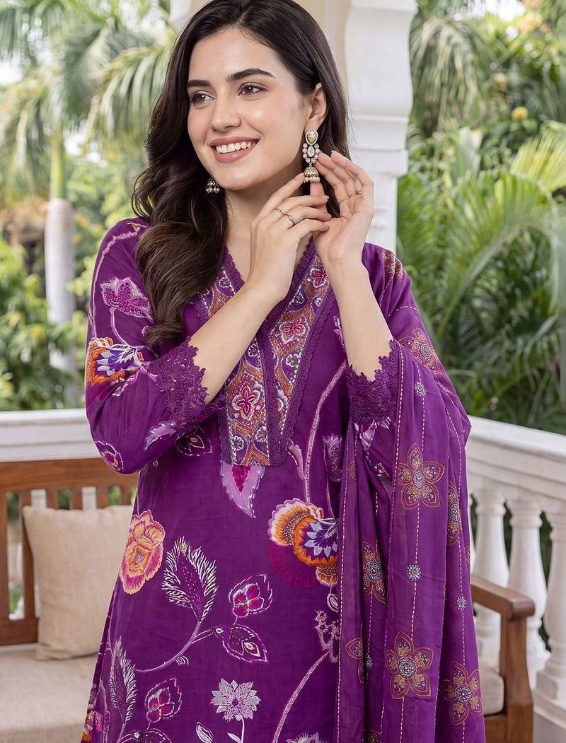 Women Floral Printed Regular Pure Cotton Kurta with Trousers & With Dupatta
