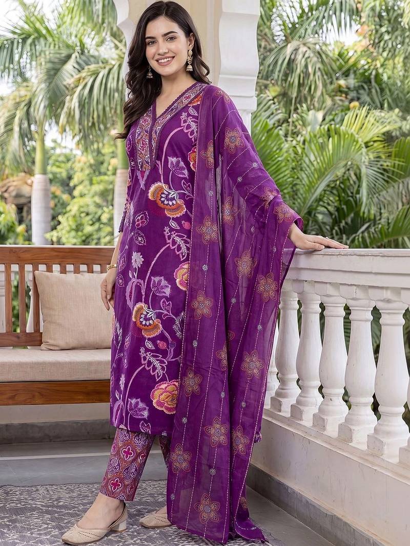 Women Floral Printed Regular Pure Cotton Kurta with Trousers & With Dupatta