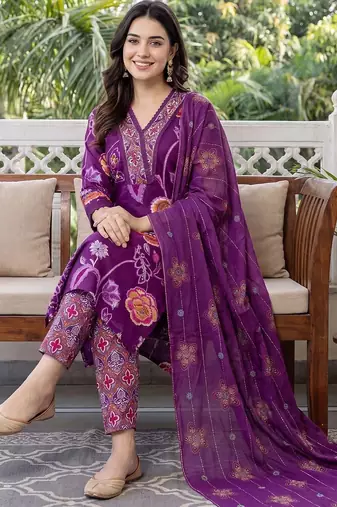 Women Floral Printed Regular Pure Cotton Kurta with Trousers & With Dupatta