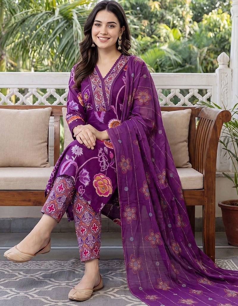 Women Floral Printed Regular Pure Cotton Kurta with Trousers & With Dupatta
