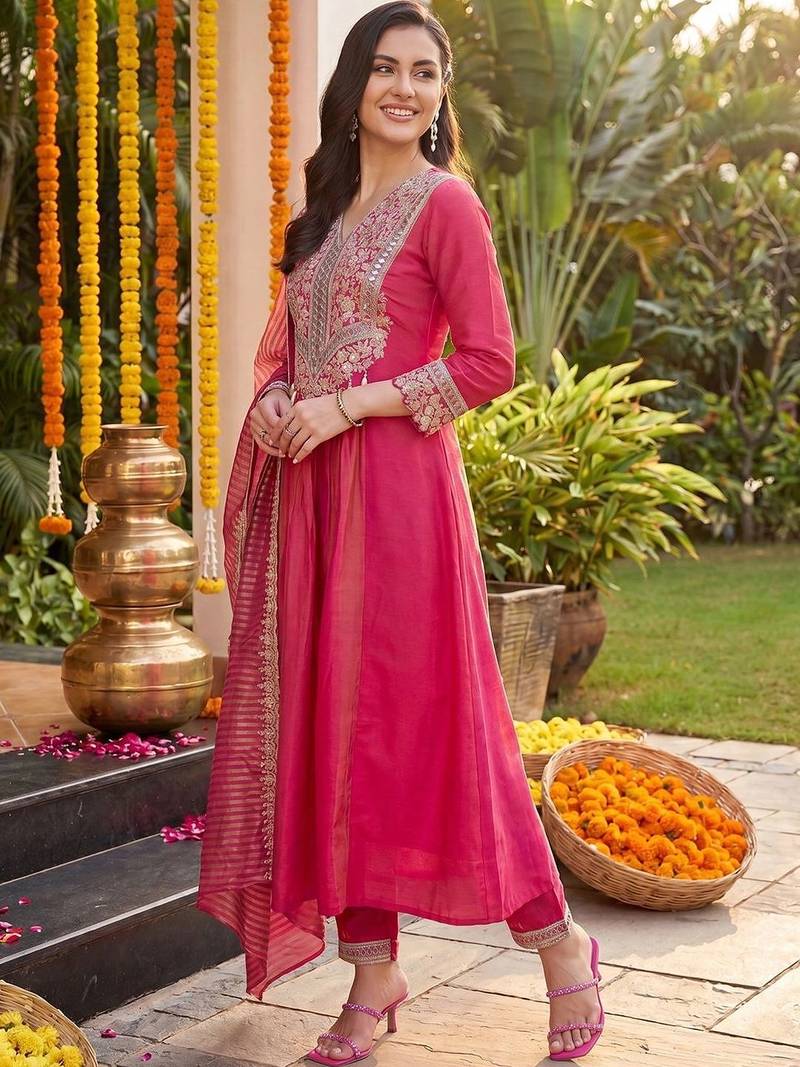 Women Ethnic Motifs Embroidered Regular Kurta with Trousers & With Dupatta