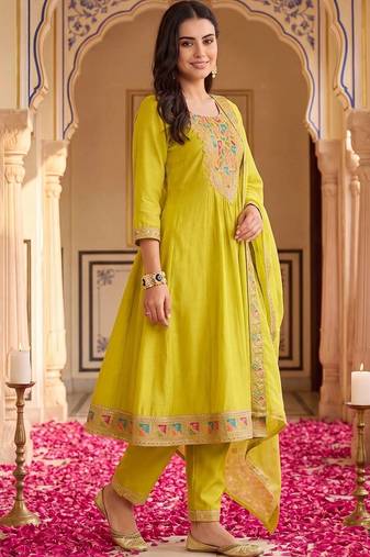 Women Ethnic Motifs Embroidered Empire Thread Work Kurta with Trousers & With Dupatta