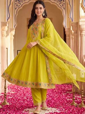 Women Ethnic Motifs Embroidered Empire Thread Work Kurta with Trousers & With Dupatta 3