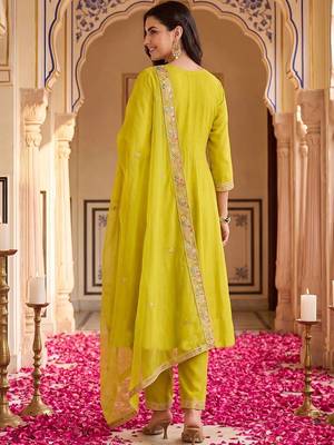 Women Ethnic Motifs Embroidered Empire Thread Work Kurta with Trousers & With Dupatta 4