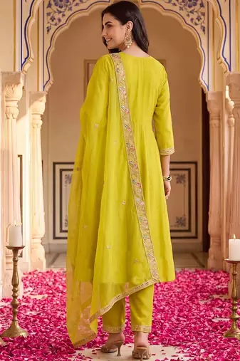 Women Ethnic Motifs Embroidered Empire Thread Work Kurta with Trousers & With Dupatta